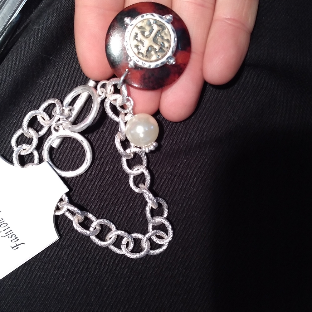 Fashion charm bracelet